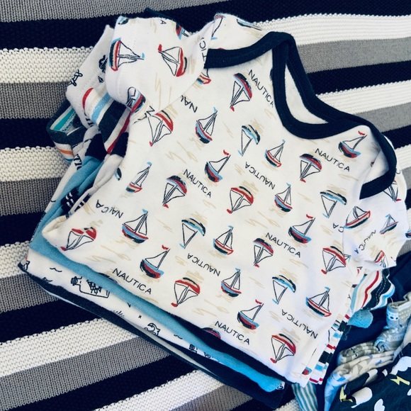 💰LOT OF 15 Onesies! 💰 - Picture 2 of 6